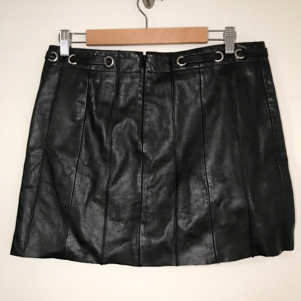 BCBG MaxAzria - Picture 2 of 4